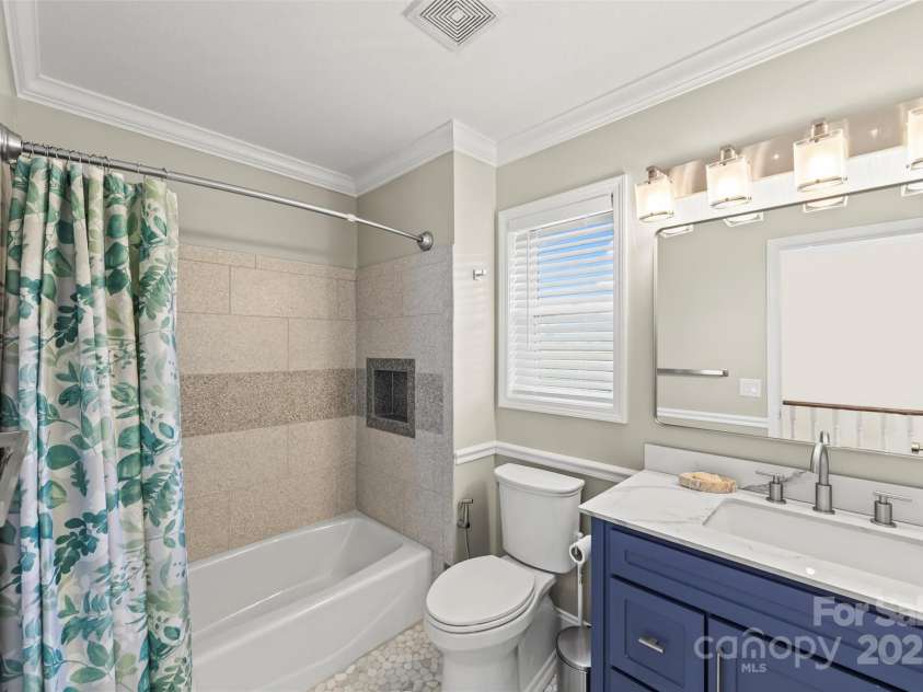 84 Halfmoon Way, Clyde, NC 28721.  MLS# CAR4256834, YatesRealty ID 22717. 