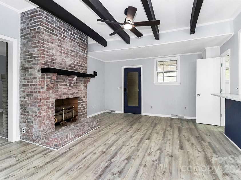 105 Deaver Street, Chester, SC 29706.  MLS# CAR4242410, YatesRealty ID 22718. Living Room