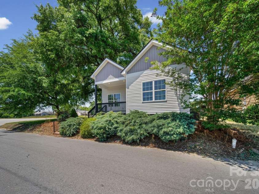 468 Elm Street, Lancaster, SC 29720.  MLS# CAR4382466, YatesRealty ID 22718. 