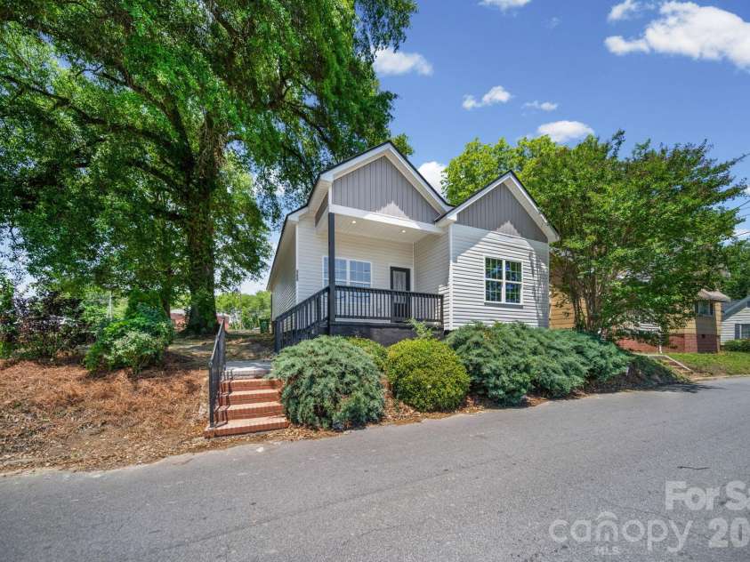 468 Elm Street, Lancaster, SC 29720.  MLS# CAR4382466, YatesRealty ID 22718. 