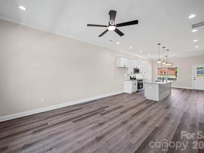 468 Elm Street, Lancaster, SC 29720.  MLS# CAR4382466, YatesRealty ID 22718. 