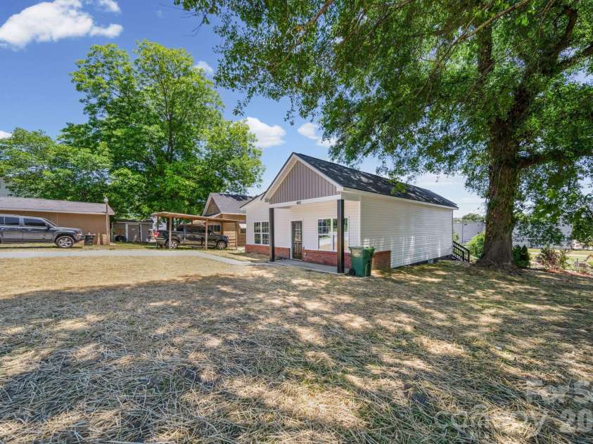 468 Elm Street, Lancaster, SC 29720.  MLS# CAR4382466, YatesRealty ID 22718. 