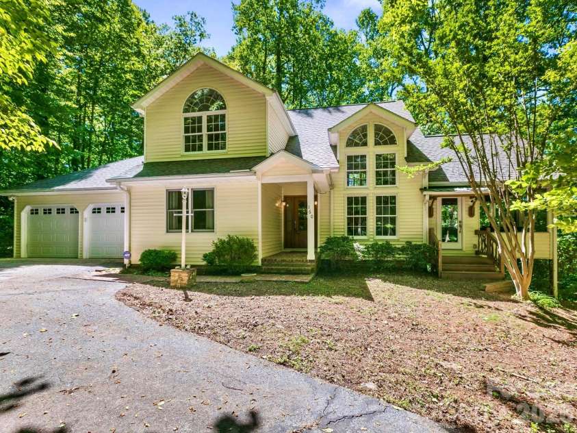 160 Little Mine Mountain Drive, Saluda, NC 28773.  MLS# CAR4380801, YatesRealty ID 22719. 