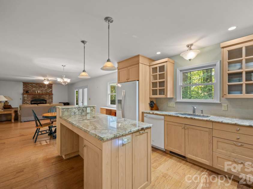 160 Little Mine Mountain Drive, Saluda, NC 28773.  MLS# CAR4380801, YatesRealty ID 22719. 