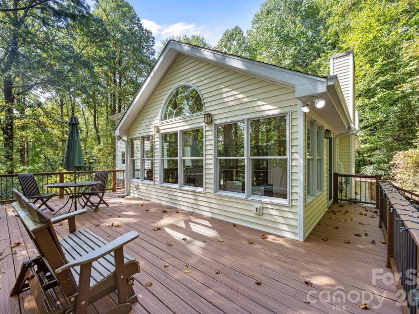 160 Little Mine Mountain Drive, Saluda, NC 28773.  MLS# CAR4380801, YatesRealty ID 22719. 