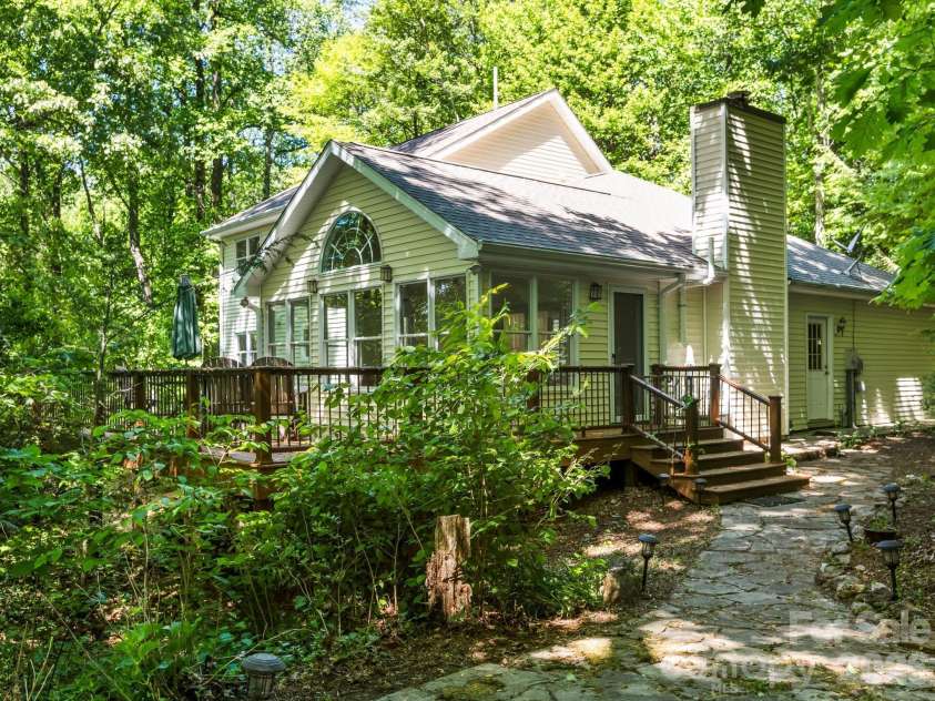 160 Little Mine Mountain Drive, Saluda, NC 28773.  MLS# CAR4380801, YatesRealty ID 22719. 