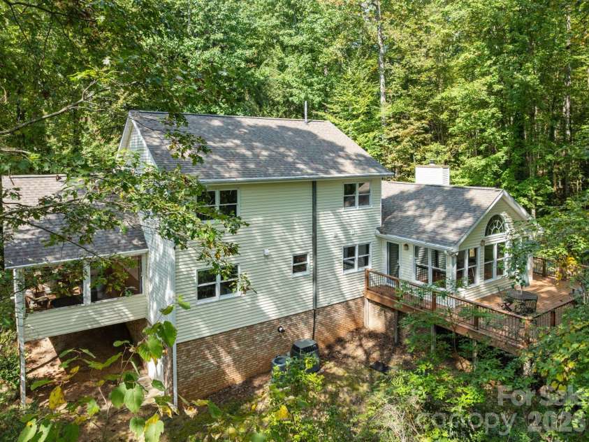 160 Little Mine Mountain Drive, Saluda, NC 28773.  MLS# CAR4380801, YatesRealty ID 22719. 