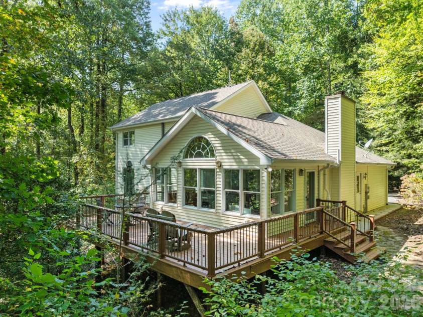 160 Little Mine Mountain Drive, Saluda, NC 28773.  MLS# CAR4380801, YatesRealty ID 22719. 