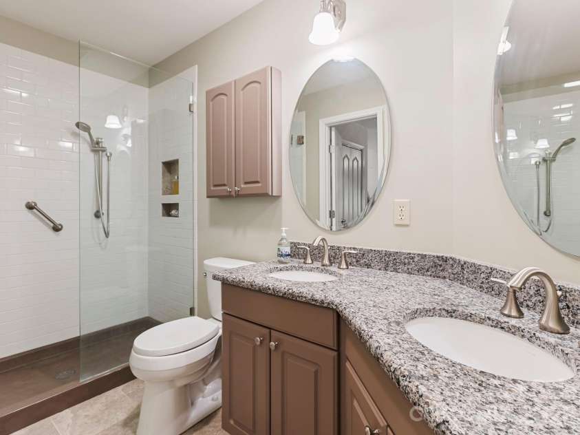 160 Little Mine Mountain Drive, Saluda, NC 28773.  MLS# CAR4380801, YatesRealty ID 22719. Primary Baath