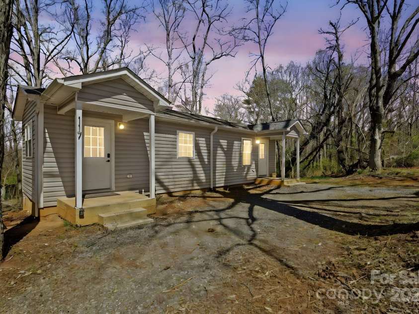 117 Hibriten Mountain Road, Lenoir, NC 28645.  MLS# CAR4184954, YatesRealty ID 2272. 