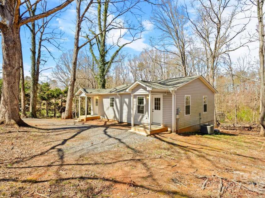 117 Hibriten Mountain Road, Lenoir, NC 28645.  MLS# CAR4184954, YatesRealty ID 2272. 