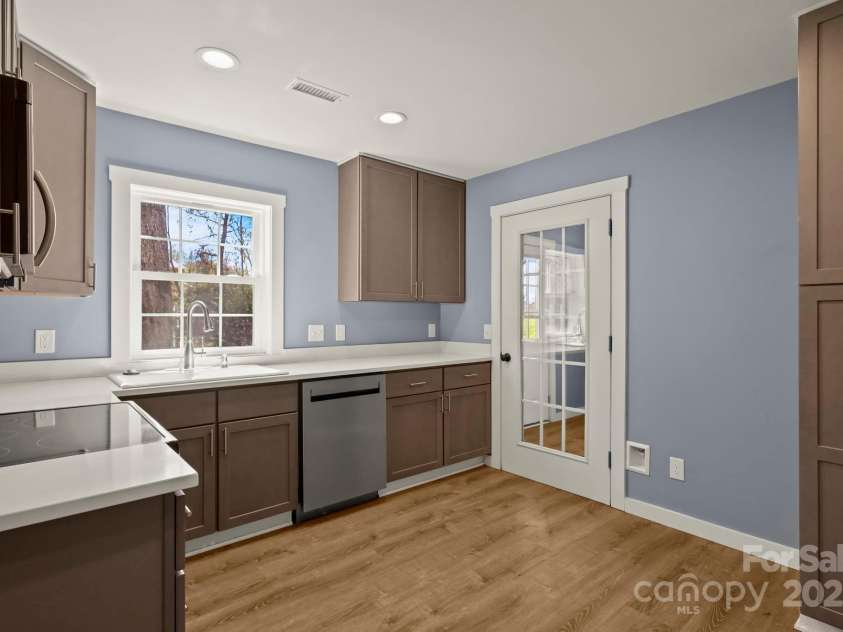 117 Hibriten Mountain Road, Lenoir, NC 28645.  MLS# CAR4184954, YatesRealty ID 2272. 