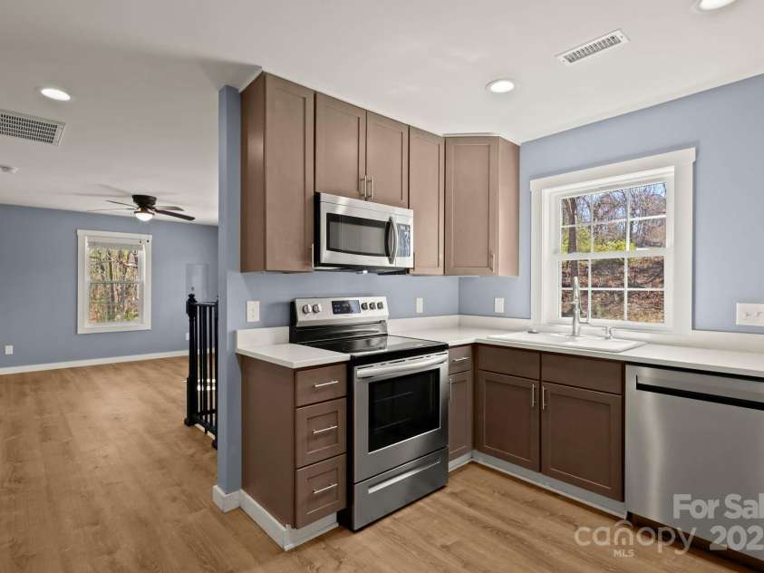 117 Hibriten Mountain Road, Lenoir, NC 28645.  MLS# CAR4184954, YatesRealty ID 2272. 