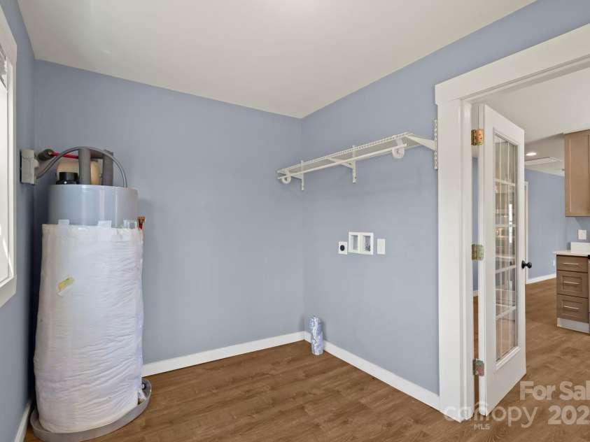 117 Hibriten Mountain Road, Lenoir, NC 28645.  MLS# CAR4184954, YatesRealty ID 2272. 