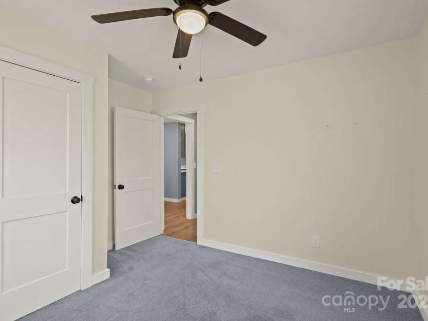 117 Hibriten Mountain Road, Lenoir, NC 28645.  MLS# CAR4184954, YatesRealty ID 2272. 