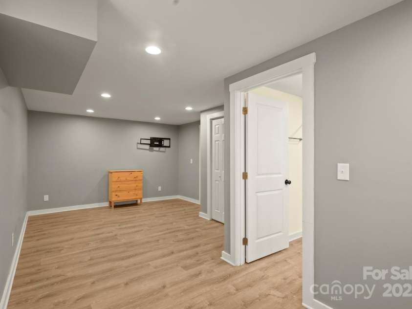 117 Hibriten Mountain Road, Lenoir, NC 28645.  MLS# CAR4184954, YatesRealty ID 2272. 