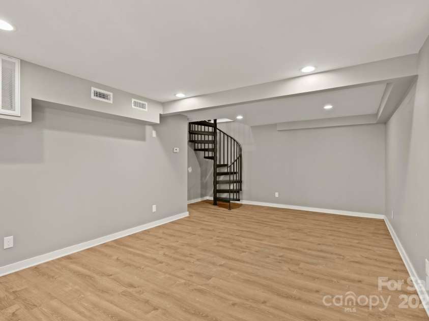 117 Hibriten Mountain Road, Lenoir, NC 28645.  MLS# CAR4184954, YatesRealty ID 2272. 