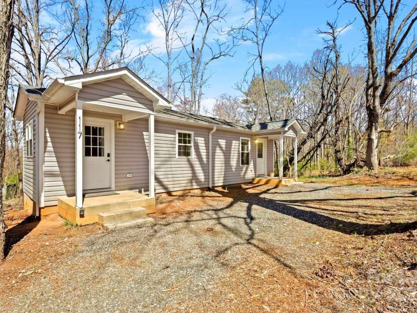 117 Hibriten Mountain Road, Lenoir, NC 28645.  MLS# CAR4184954, YatesRealty ID 2272. 