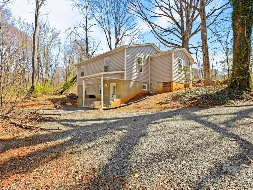 117 Hibriten Mountain Road, Lenoir, NC 28645.  MLS# CAR4184954, YatesRealty ID 2272. 