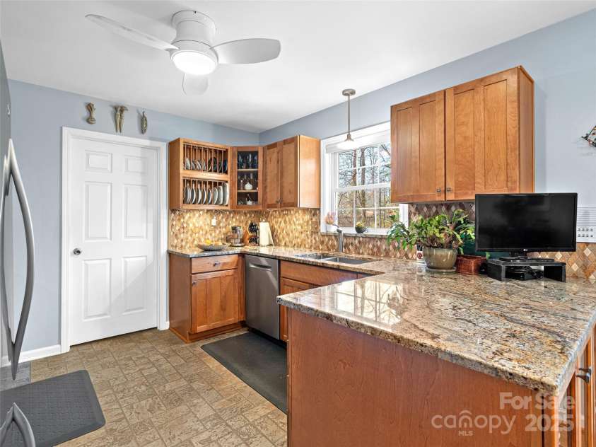 18 Tall Pines Trail, Arden, NC 28704.  MLS# CAR4330201, YatesRealty ID 2272. 