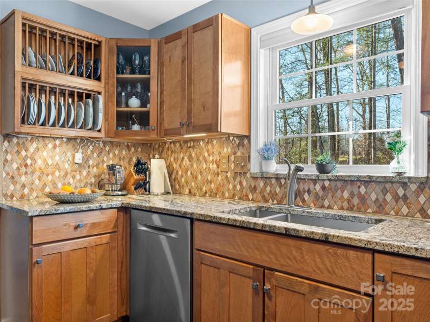 18 Tall Pines Trail, Arden, NC 28704.  MLS# CAR4330201, YatesRealty ID 2272. 