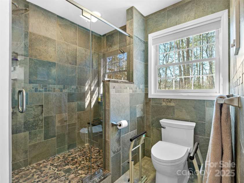 18 Tall Pines Trail, Arden, NC 28704.  MLS# CAR4330201, YatesRealty ID 2272. 