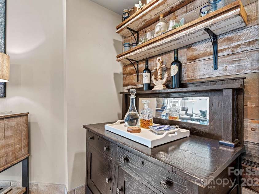 1007 Southwest Drive, Davidson, NC 28036.  MLS# CAR4271868, YatesRealty ID 22720. Coastal ship lap in dining area alcove