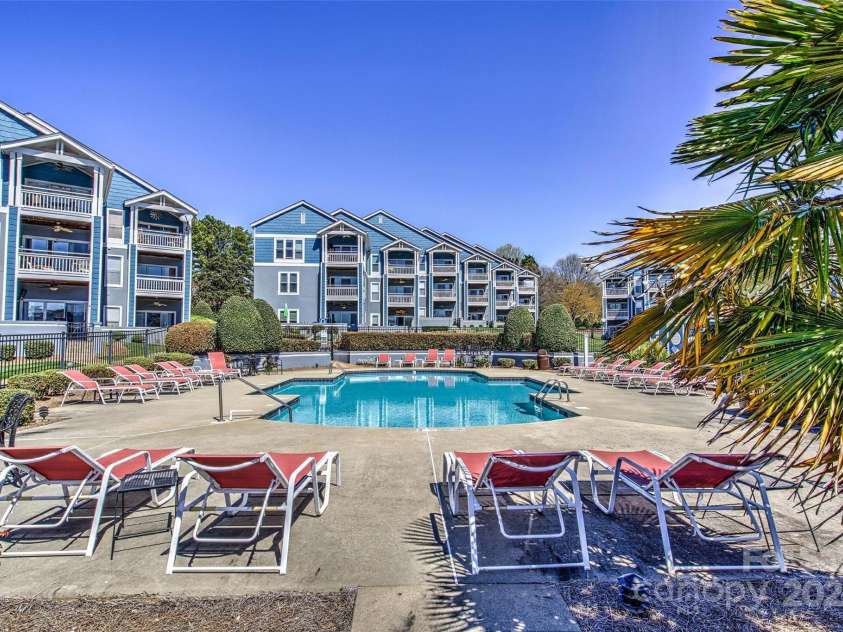 1007 Southwest Drive, Davidson, NC 28036.  MLS# CAR4271868, YatesRealty ID 22720. Community Pool