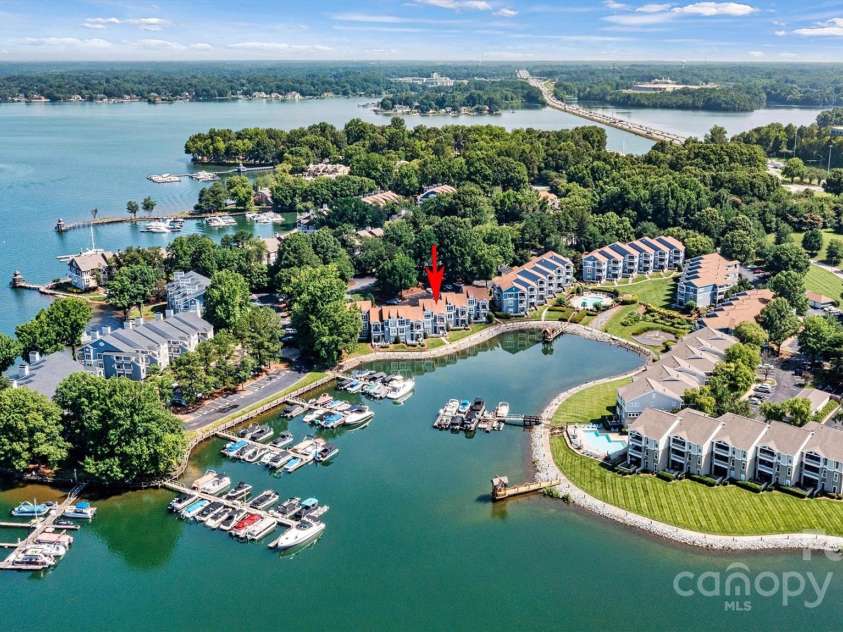 1007 Southwest Drive, Davidson, NC 28036.  MLS# CAR4271868, YatesRealty ID 22720. Lake Norman