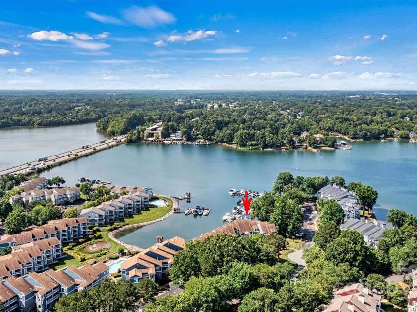 1007 Southwest Drive, Davidson, NC 28036.  MLS# CAR4271868, YatesRealty ID 22720. Lake Norman