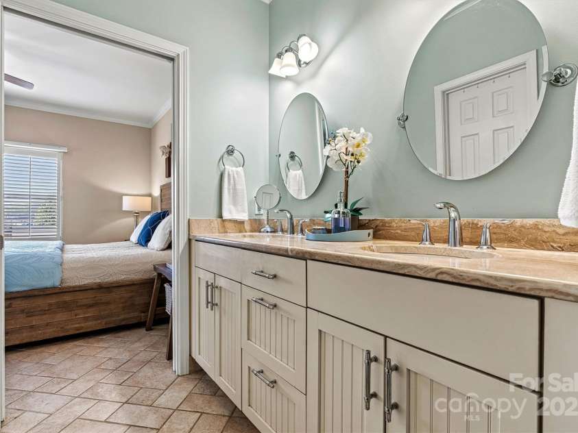 1007 Southwest Drive, Davidson, NC 28036.  MLS# CAR4271868, YatesRealty ID 22720. Primary bath with double sinks
