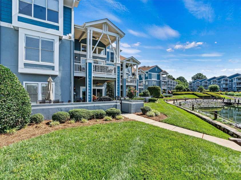 1007 Southwest Drive, Davidson, NC 28036.  MLS# CAR4271868, YatesRealty ID 22720. So close to the boardwalk