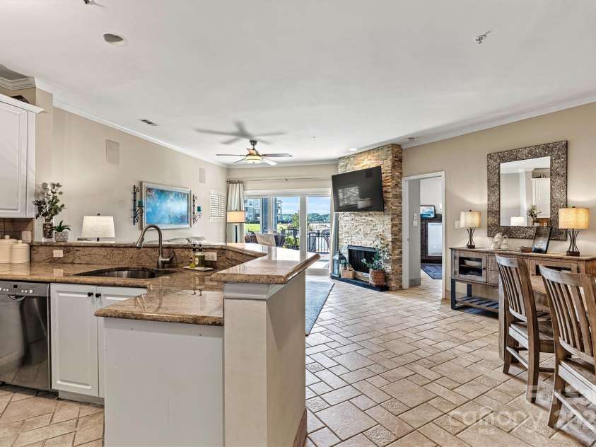 1007 Southwest Drive, Davidson, NC 28036.  MLS# CAR4271868, YatesRealty ID 22720. So spacious and inviting