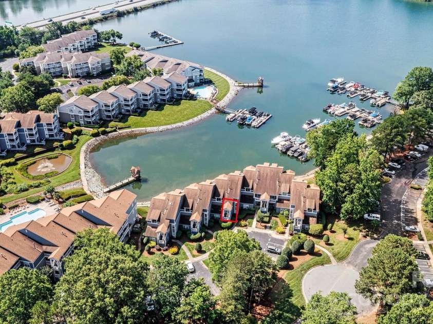 1007 Southwest Drive, Davidson, NC 28036.  MLS# CAR4271868, YatesRealty ID 22720. South Harbortowne on Lake Norman