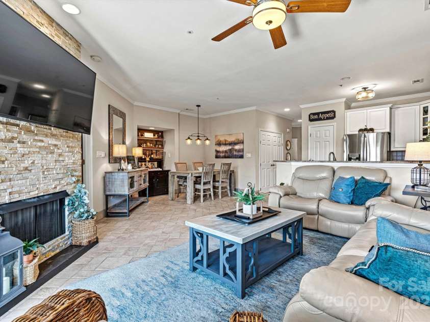 1007 Southwest Drive, Davidson, NC 28036.  MLS# CAR4271868, YatesRealty ID 22720. Spacious open living concept