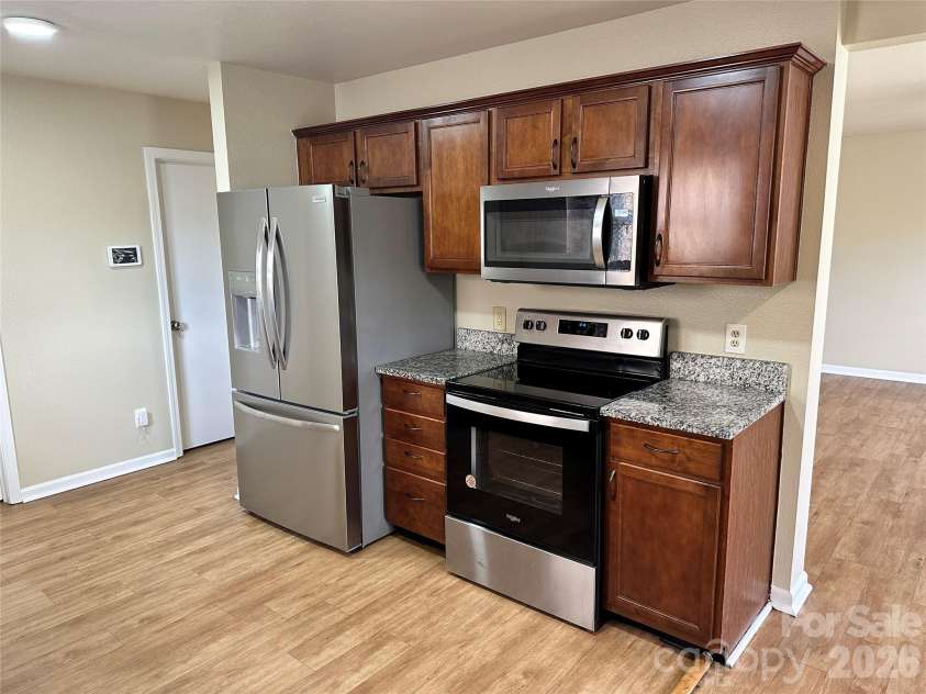 3042 Meadow Knoll Drive, Charlotte, NC 28269.  MLS# CAR4380868, YatesRealty ID 22720. 