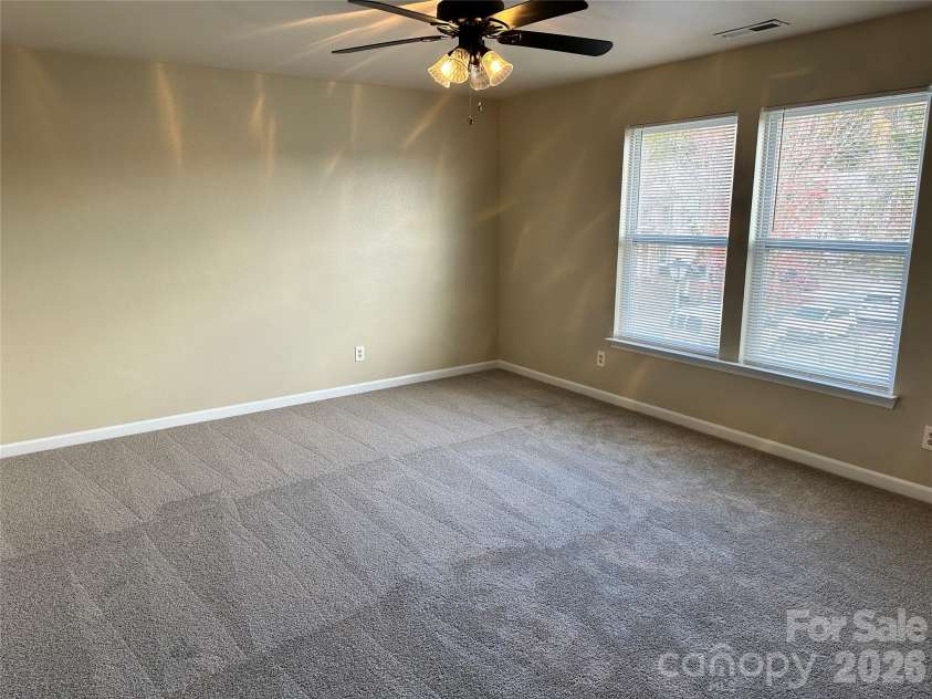 3042 Meadow Knoll Drive, Charlotte, NC 28269.  MLS# CAR4380868, YatesRealty ID 22720. 