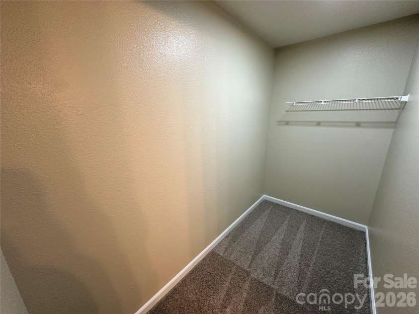 3042 Meadow Knoll Drive, Charlotte, NC 28269.  MLS# CAR4380868, YatesRealty ID 22720. 