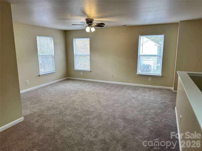 3042 Meadow Knoll Drive, Charlotte, NC 28269.  MLS# CAR4380868, YatesRealty ID 22720. 