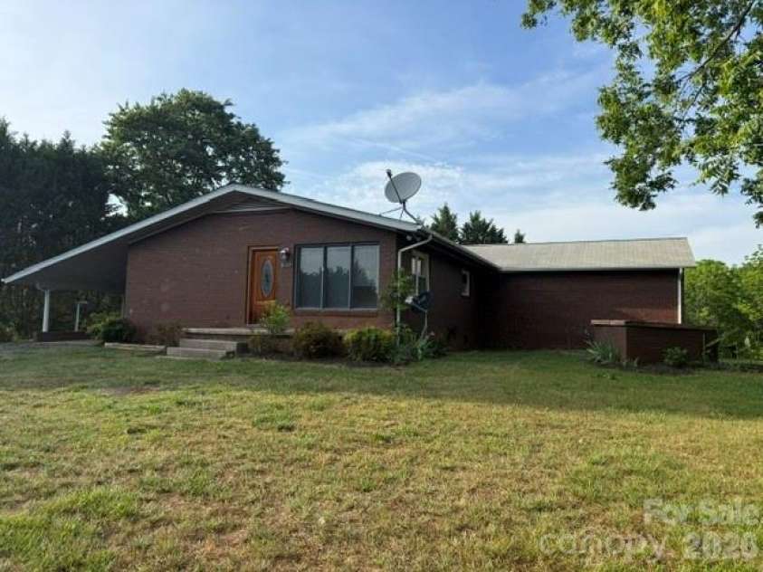 430 Ode Kerley Lane, Taylorsville, NC 28681.  MLS# CAR4382891, YatesRealty ID 22721. 