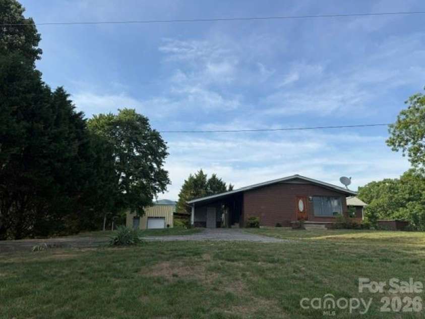 430 Ode Kerley Lane, Taylorsville, NC 28681.  MLS# CAR4382891, YatesRealty ID 22721. 