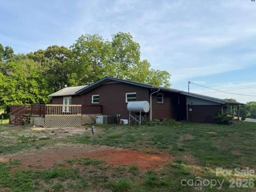 430 Ode Kerley Lane, Taylorsville, NC 28681.  MLS# CAR4382891, YatesRealty ID 22721. 