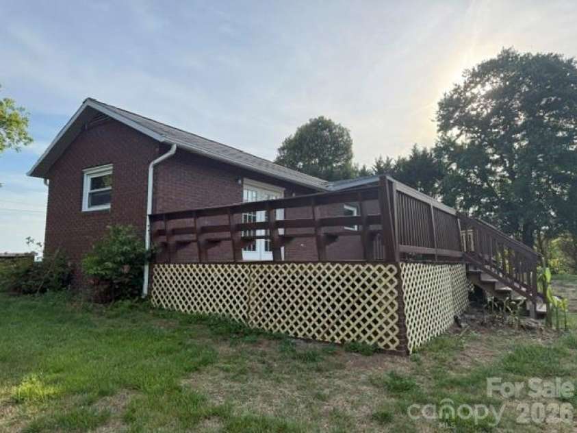 430 Ode Kerley Lane, Taylorsville, NC 28681.  MLS# CAR4382891, YatesRealty ID 22721. 