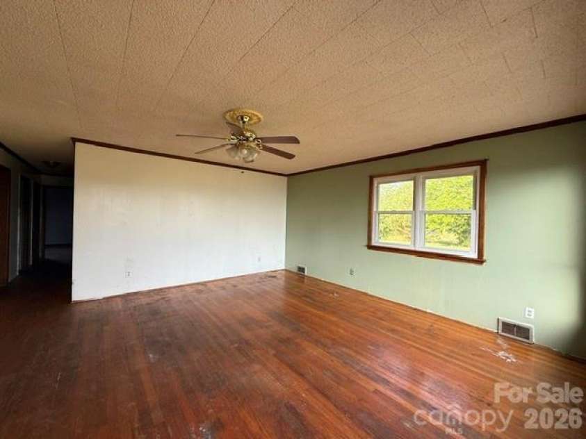430 Ode Kerley Lane, Taylorsville, NC 28681.  MLS# CAR4382891, YatesRealty ID 22721. 
