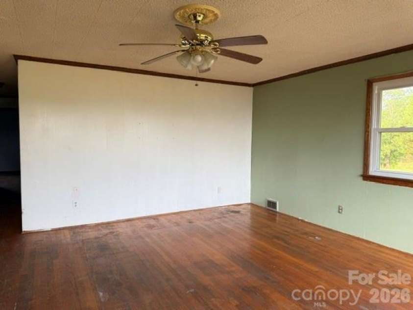 430 Ode Kerley Lane, Taylorsville, NC 28681.  MLS# CAR4382891, YatesRealty ID 22721. 
