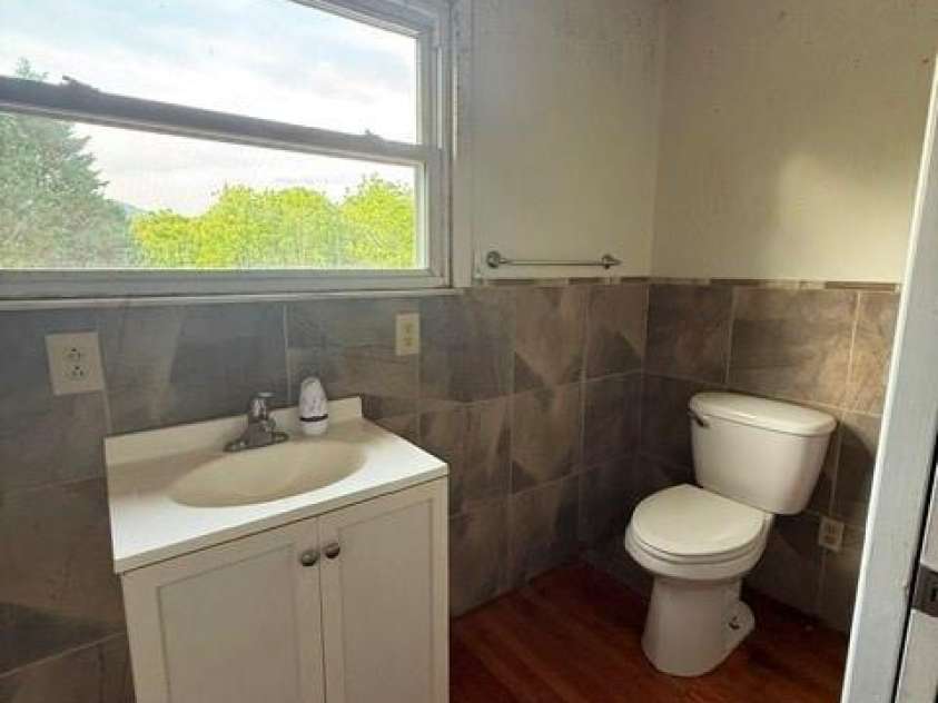 430 Ode Kerley Lane, Taylorsville, NC 28681.  MLS# CAR4382891, YatesRealty ID 22721. 