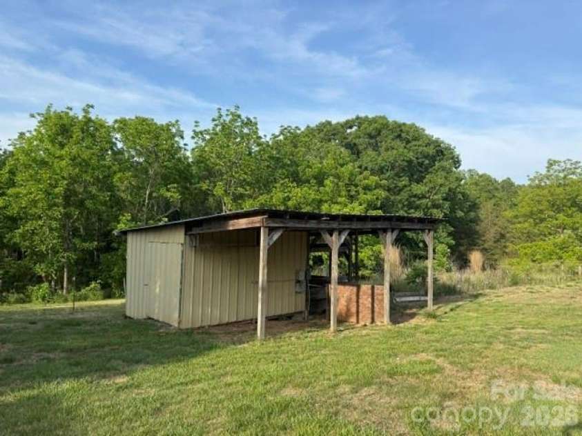 430 Ode Kerley Lane, Taylorsville, NC 28681.  MLS# CAR4382891, YatesRealty ID 22721. 