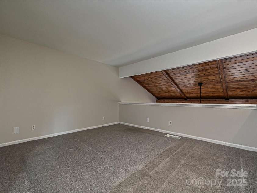 7916 Charter Oak Lane, Charlotte, NC 28226.  MLS# CAR4272766, YatesRealty ID 22722. 
