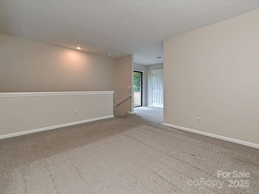 7916 Charter Oak Lane, Charlotte, NC 28226.  MLS# CAR4272766, YatesRealty ID 22722. 