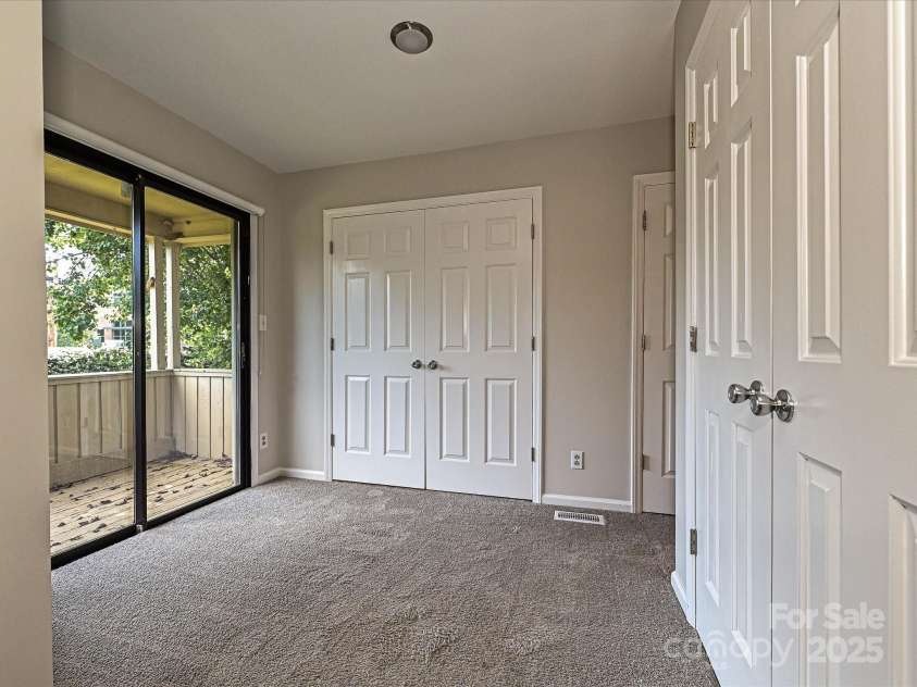 7916 Charter Oak Lane, Charlotte, NC 28226.  MLS# CAR4272766, YatesRealty ID 22722. 